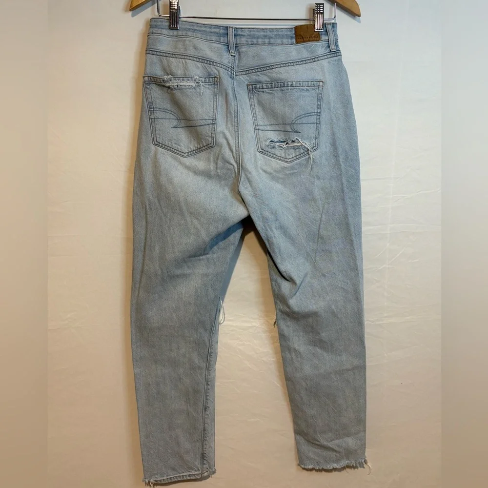 American Eagle Women’s Mom Jean Size 4 - Picture 3 of 7